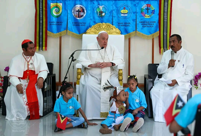 Paus Fransiskus Berdoa Bersama Anak-Anak Disabilitas di ALMA